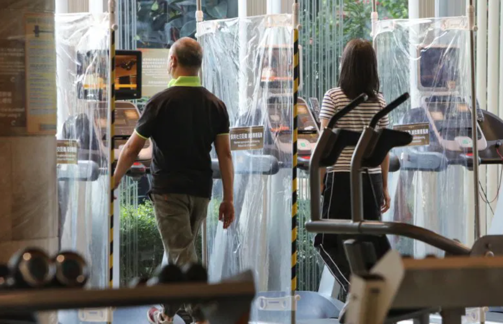 盧寵茂說，奉行健康生活模式，控制飲食及增加運動是減低肥胖風險的關鍵。(中通社)