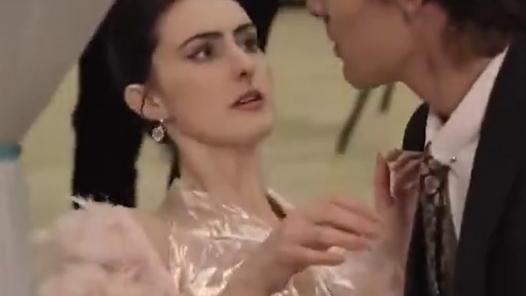 內媒：霸總劇風靡美國網絡。（圖/翻攝新浪微博）