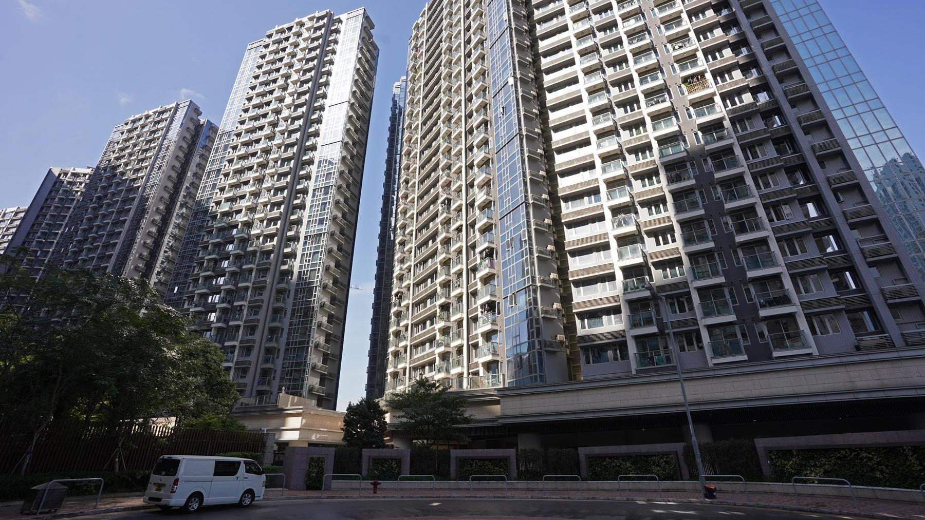 新香港人因厭倦租樓需頻繁搬屋，擲420萬元入市東涌東環一房，呎價約1.1萬元。