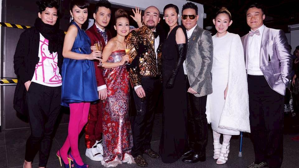 Wyman黃偉文返大陸開作品展？海報搞錯古巨基英文名