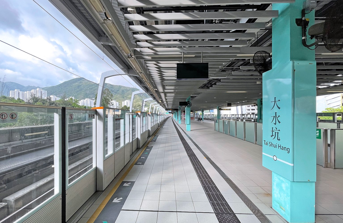 港鐵表示，由於大水坑站附近有列車運作不暢順，屯馬綫來往大圍站及烏溪沙站的行車時間，預計需要額外10至15分鐘。(網上圖片)