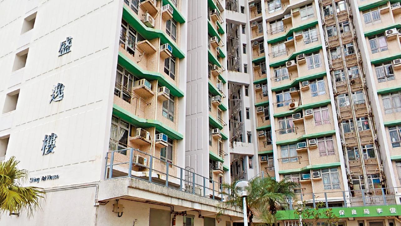 再譜獨居長者悲歌 葵盛東邨七旬婦倒斃床上 化成白骨 失聯多時 房署上門揭發 料已離世逾年