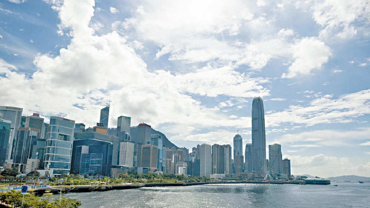 今明兩日持續酷熱達34度 周六稍後周日有狂風驟雨