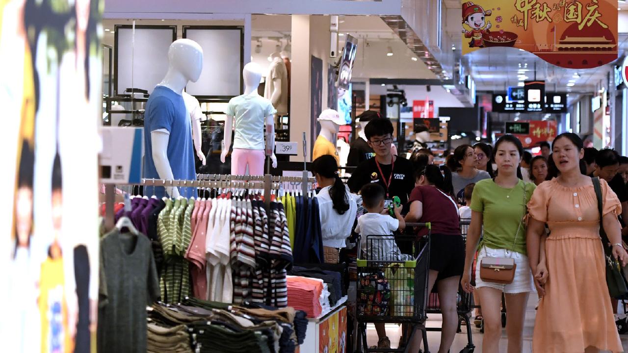 極限催谷消費的政策邏輯