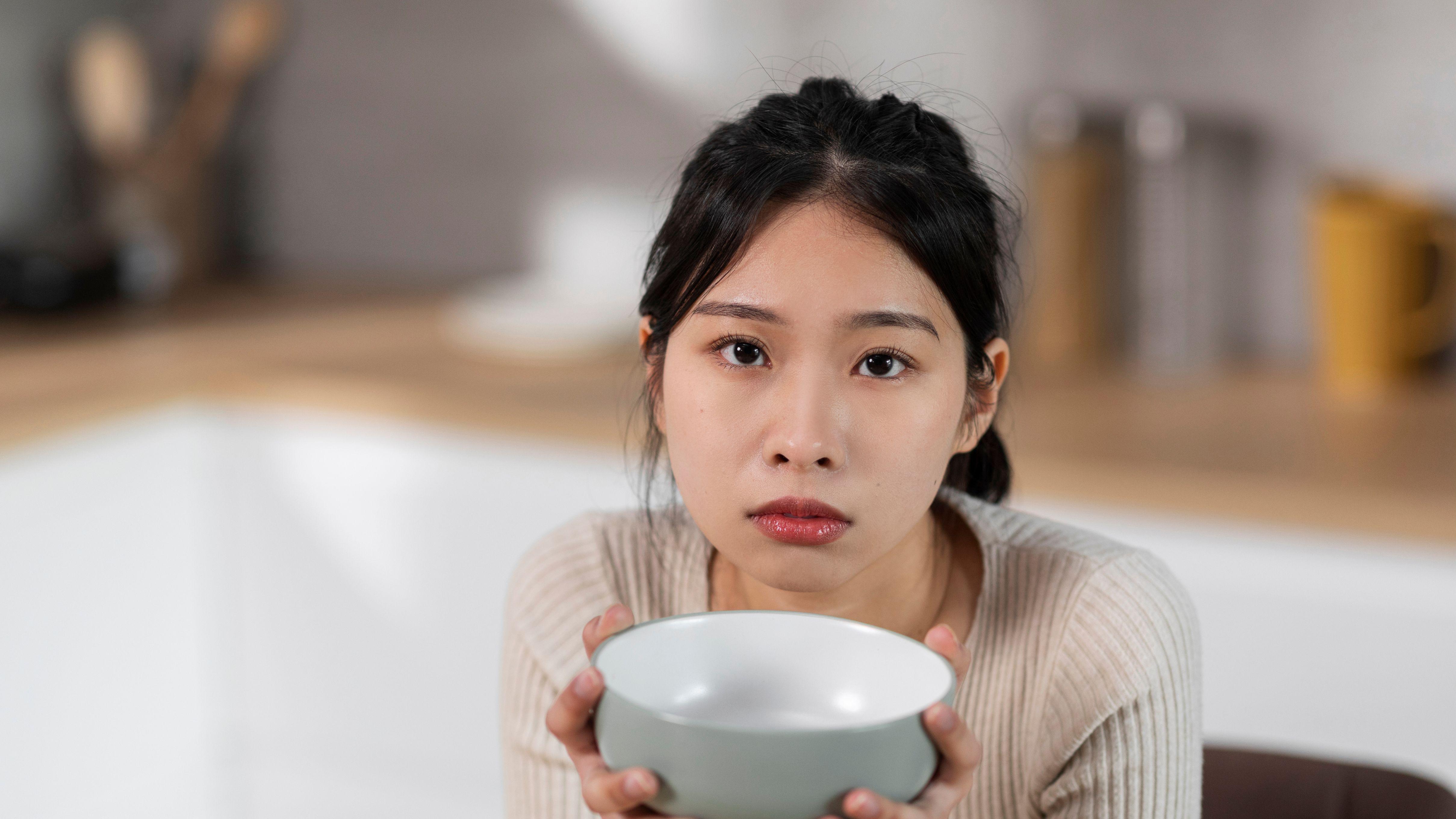 捱餓 斷食 減肥  痛風 尿酸 尿酸結晶 過度飢餓 吃海鮮 免疫反應