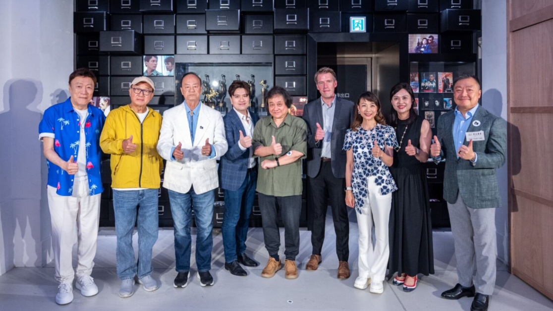 大館辦港產片臥底世界展覽 狄龍現身開幕禮大讚電影級製作重現戲中場景