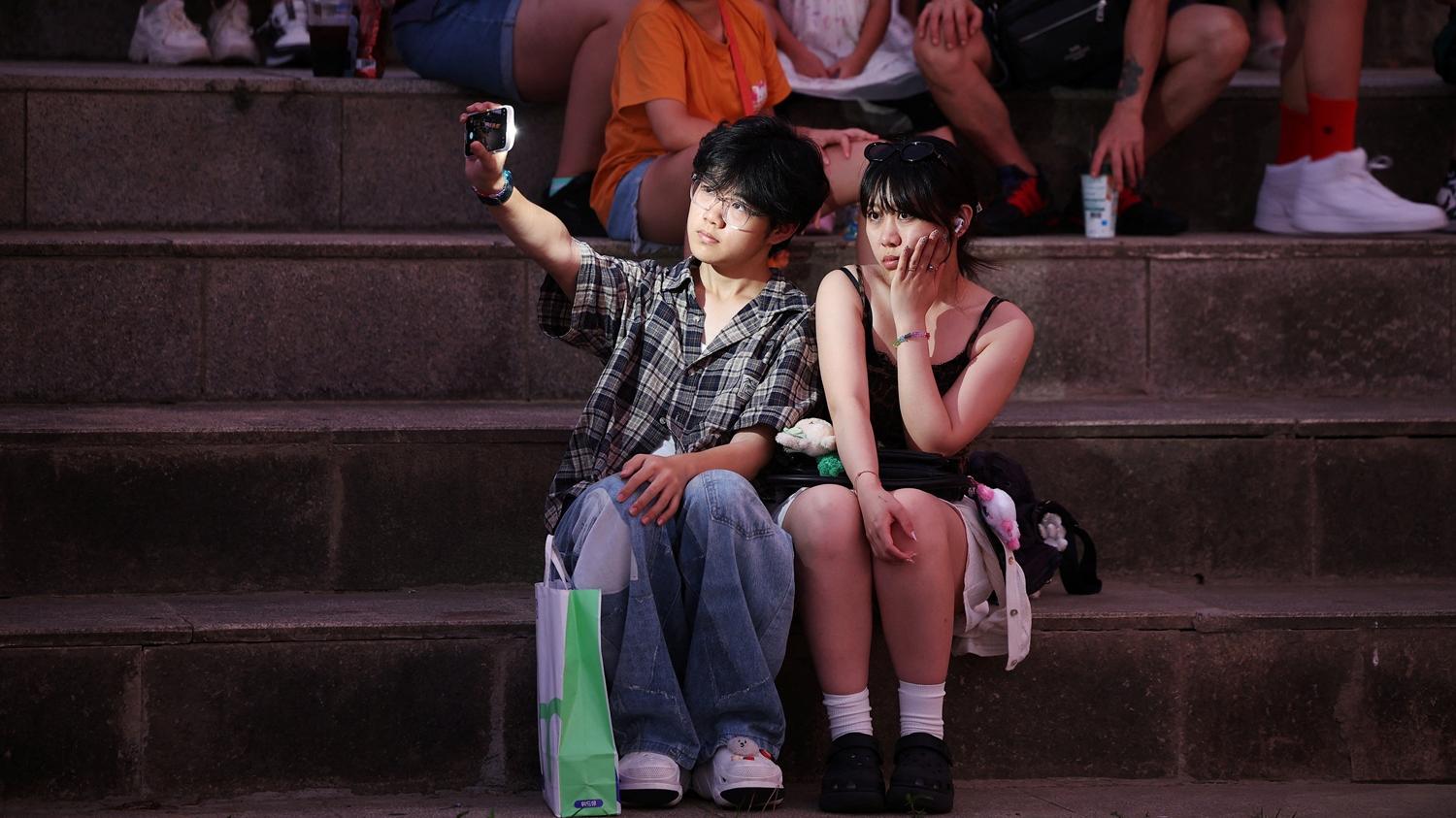 南韓立法禁止學生課堂使用手機。(路透社)