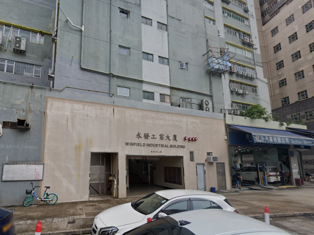 屯門工廈外貨車遭縱火，警追緝歹徒。