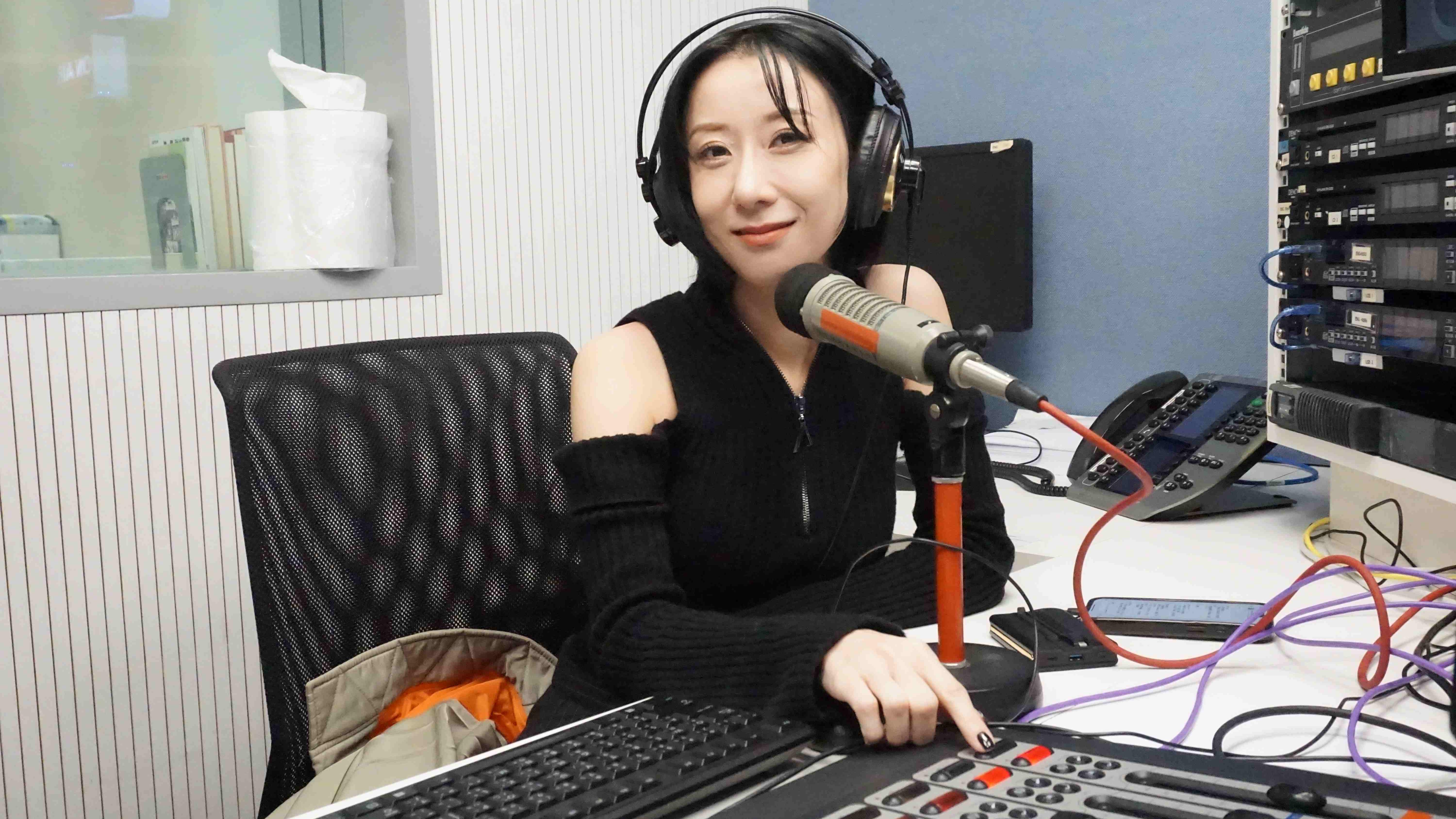 泳兒首次挑戰擔任DJ 一個鐘對著空氣說話大叫好難