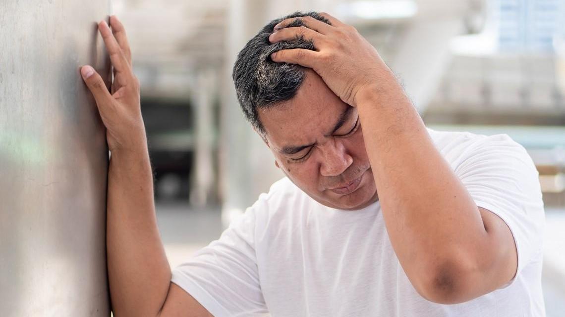 謝珮甄醫生解釋，當身體處於脱水狀態，不僅會影響腎臟功能的正常運作，也會導致腦部血流量減少，進而增加再次中風的風險。