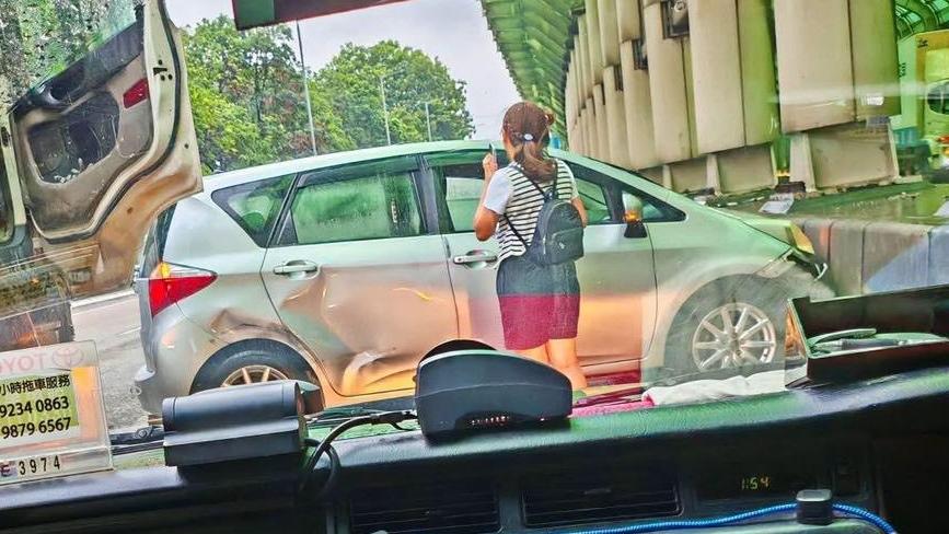 屯門公路發生4車串燒車禍。（fb「車cam L（香港群組）」圖片）