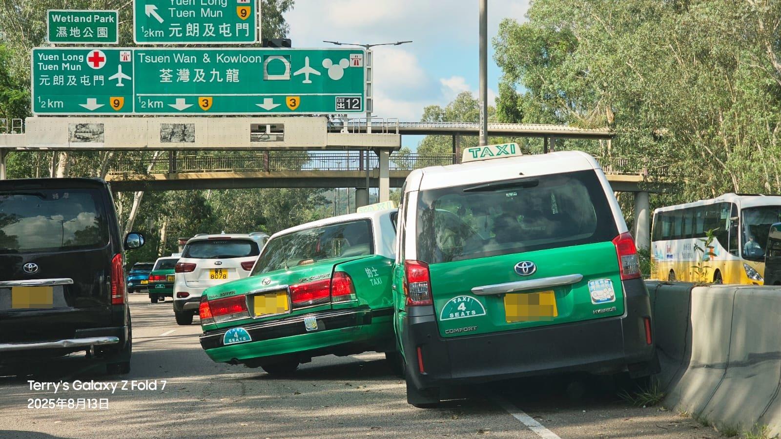 新田公路半小時內發生3宗交通意外，釀成5人受傷。（fb「車cam L（香港群組）」圖片）