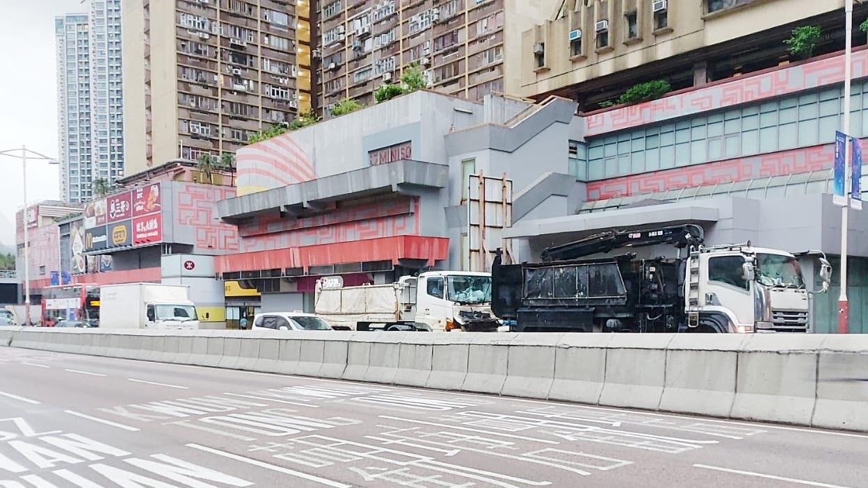 黃大仙龍翔道發生「串燒車禍」。（fb「車cam L（香港群組）」圖片）