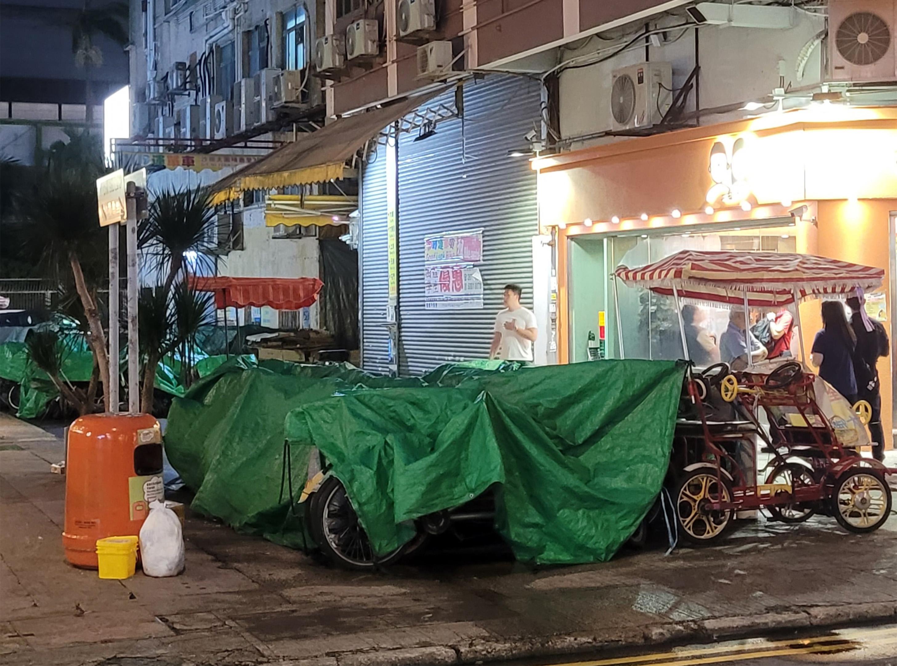 申訴專員宣布展開全面調查，詳細審研政府就單車租賃店鋪引致的違泊問題的規管機制。(政府新聞處)