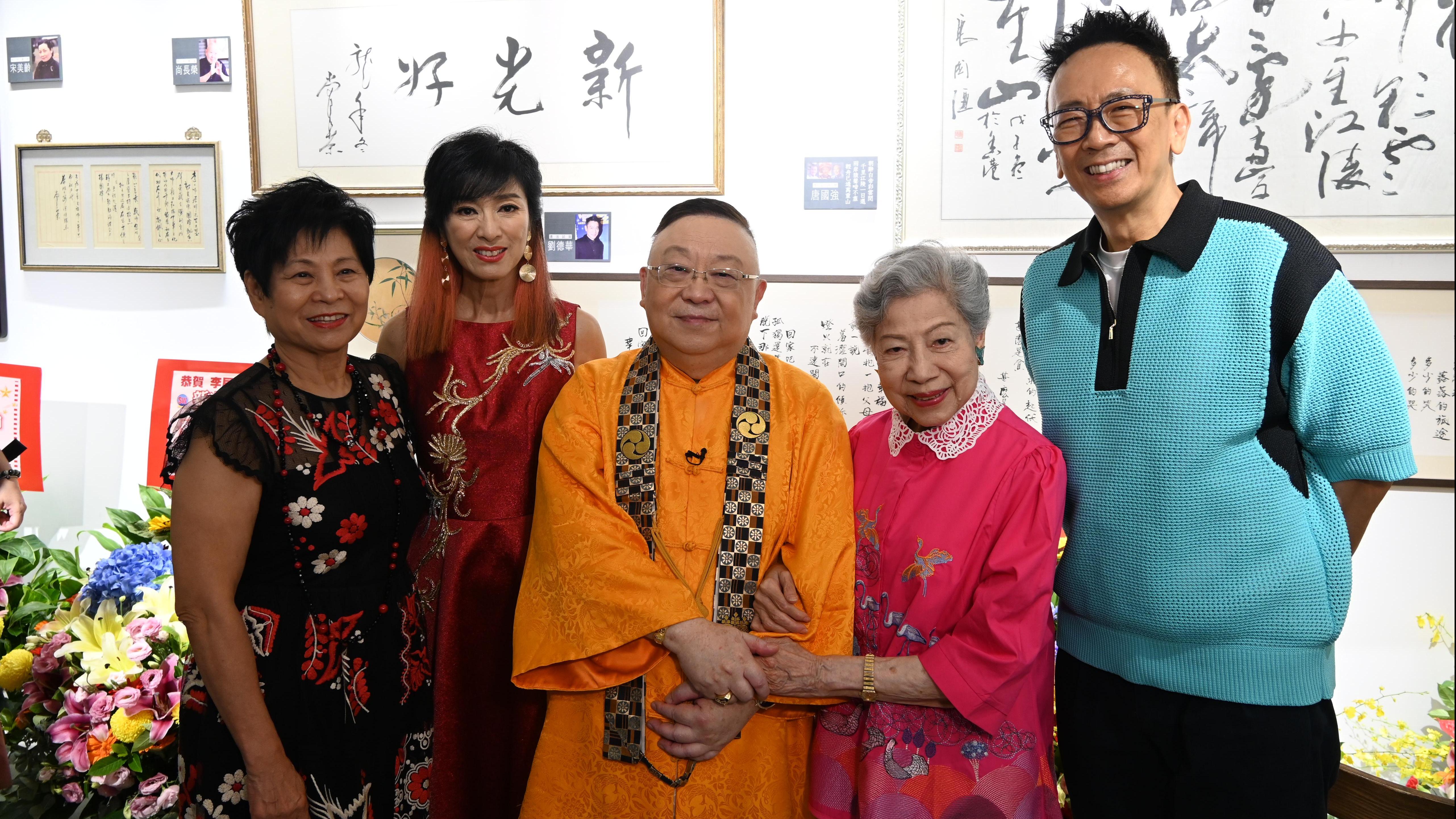 李居明揀舊戲上映有原因 羅蘭強調龍婆電影係笑片