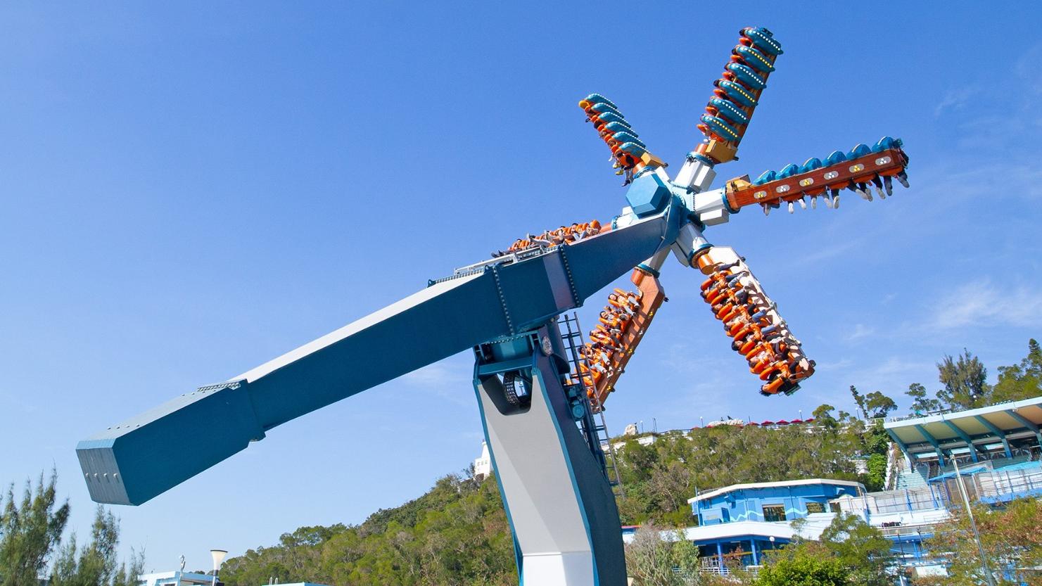 海洋公園「狂野龍捲風」懷疑故障停頓　17人被困高處