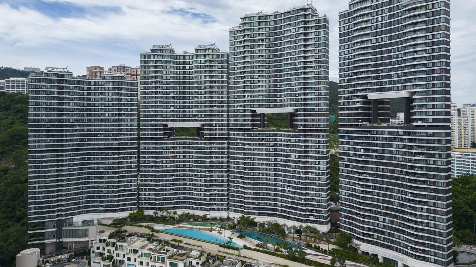 薄扶林豪宅盤貝沙灣4期南灣一伙全海套三房，以2,720萬元連車位易主，一手業主21年勁賺逾1,260萬元。