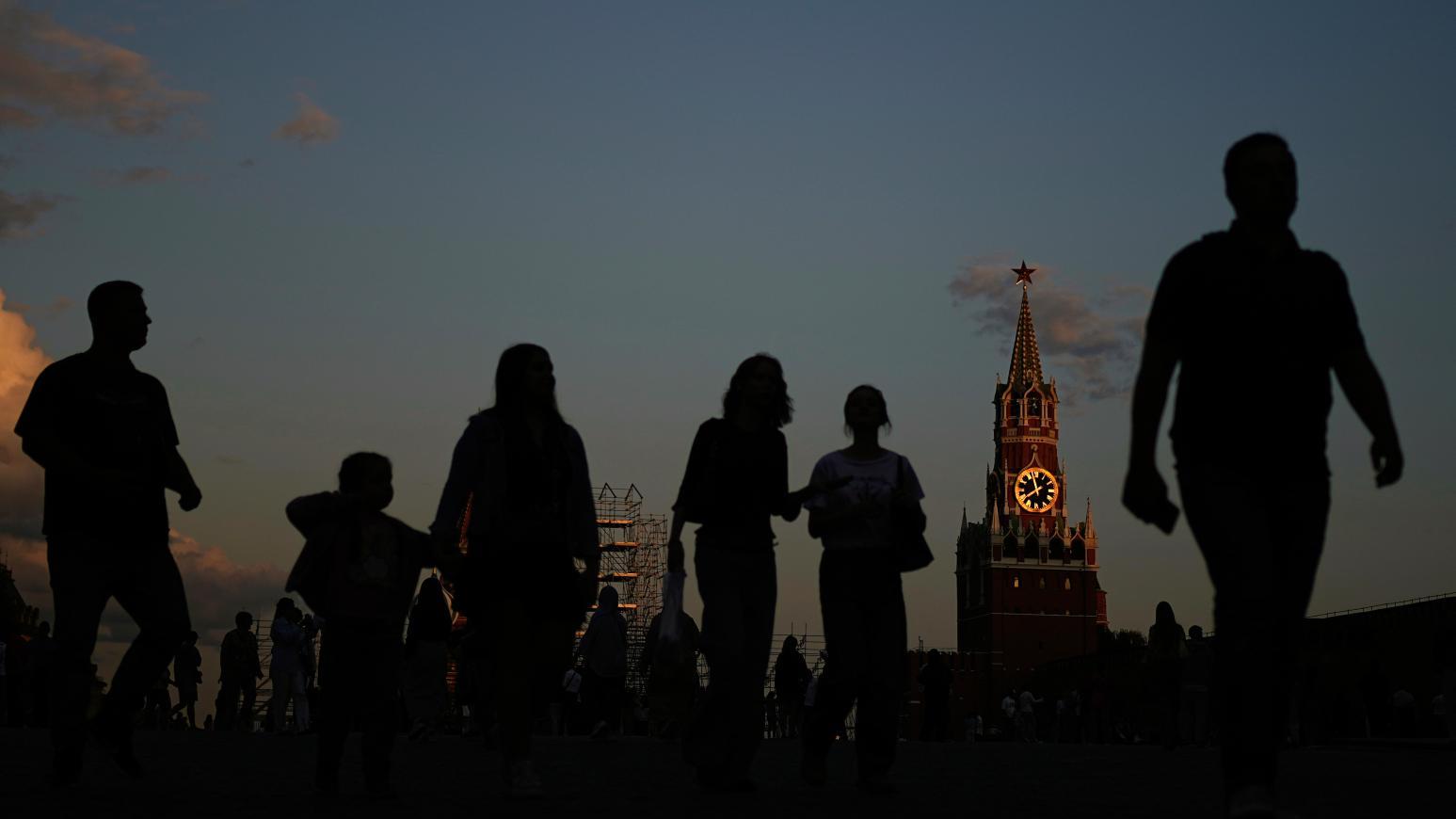 北韓工人抵達俄羅斯後無法自由行動並受到監視。圖為莫斯科街景。（圖／美聯社）