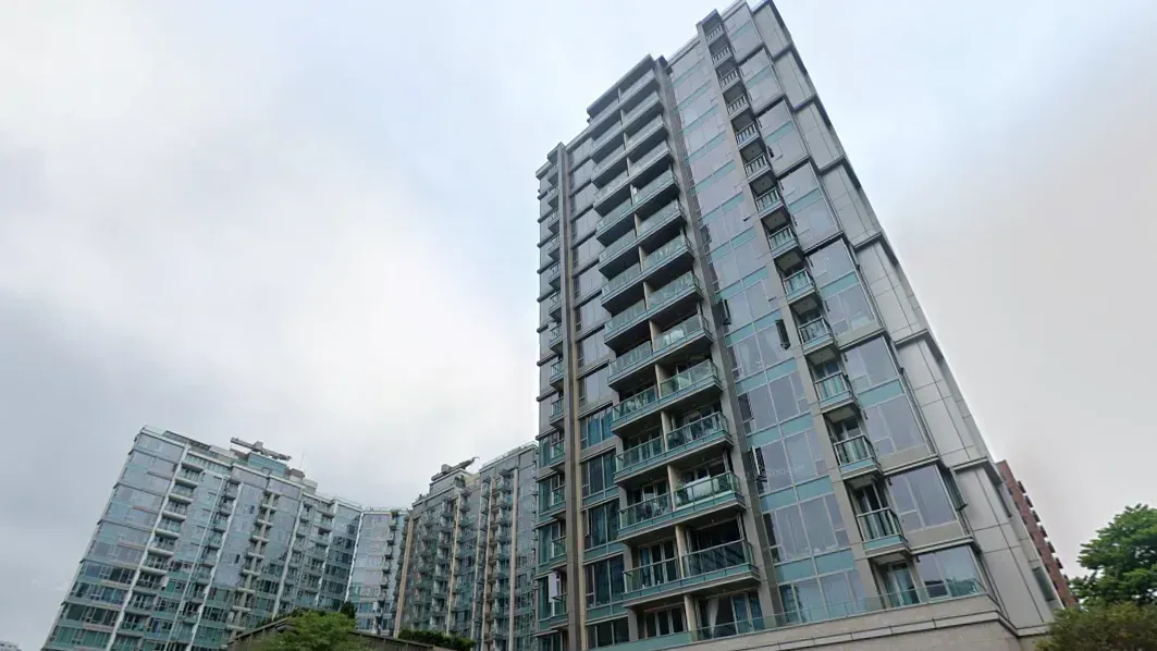 大埔白石角逸瓏灣8套三房，5年樓價貶值13%，帳面蝕128萬元。