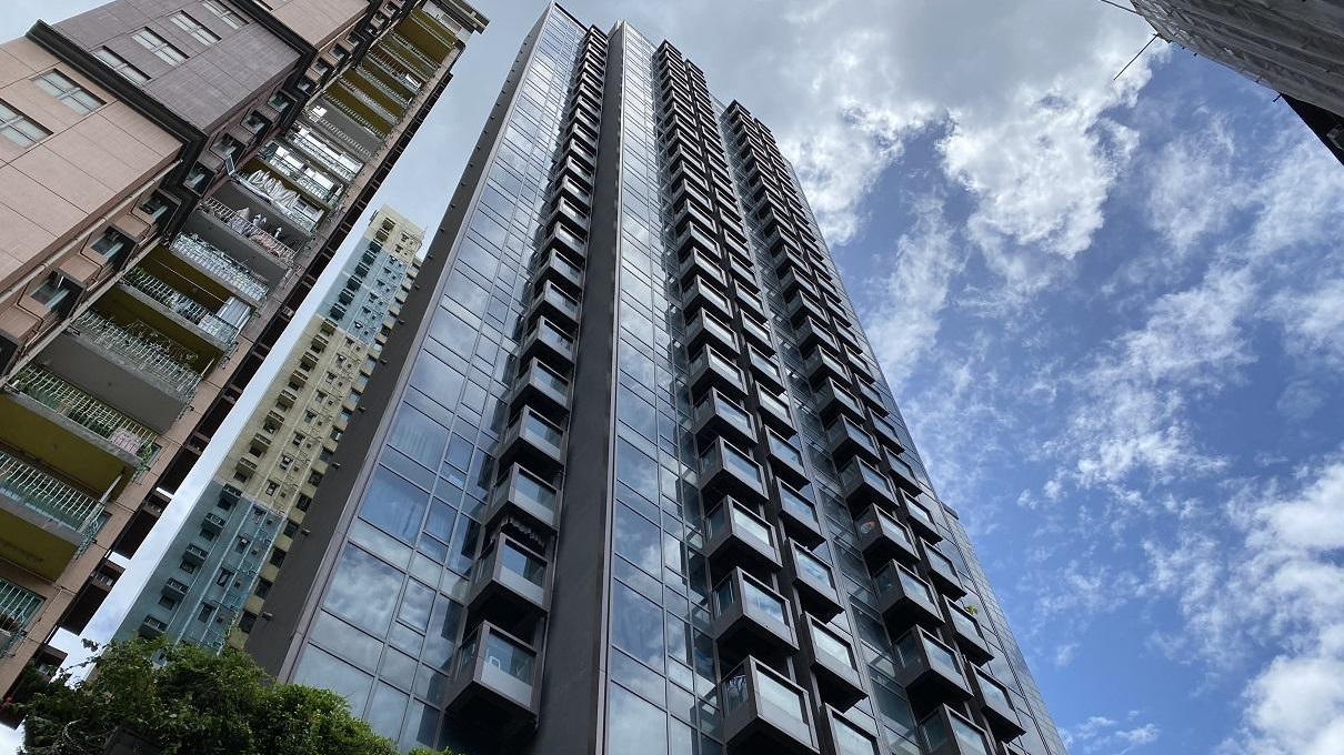 長沙灣曉悅一伙開放式納米戶，以略高銀行估價易手，原業主買入7年，仍慘蝕四成。