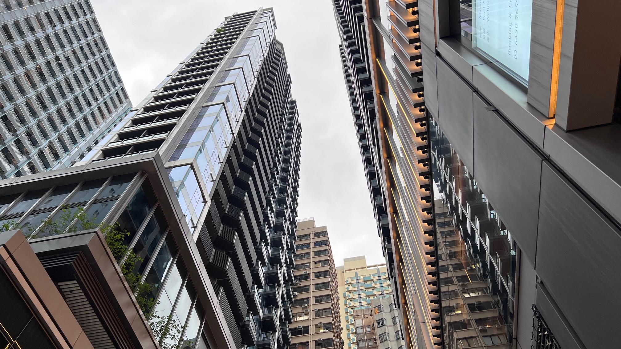 西營盤藝里坊‧2號不足200呎納米戶，內地生以1.95萬元承租，呎租高近100元創新高。