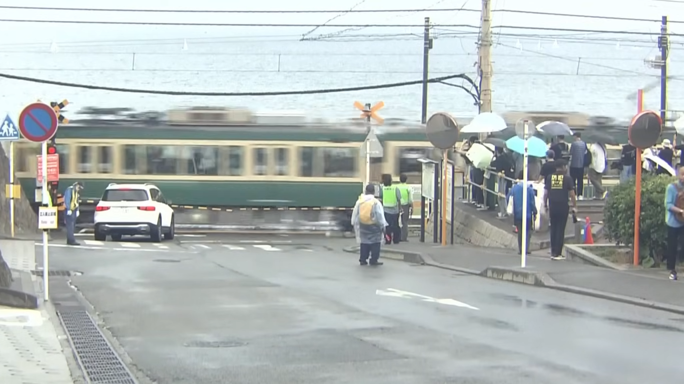 鎌倉市一連四日試行開放公園作攝影區。(ANN新聞截圖)