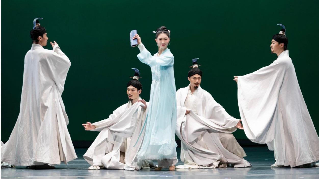 李清照——盛世時繁花似錦、亂世時傲若梅花