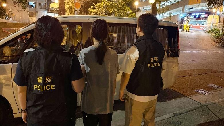 橫頭磡邨公屋變毒窟，檢依托咪酯及Happy粉拘18歲女。(警方相片)