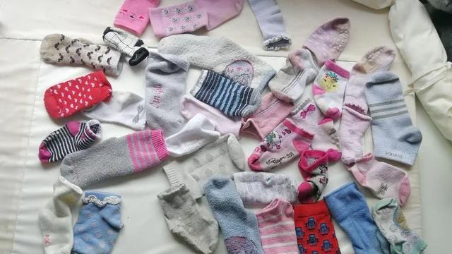 特朗普停援助，津巴布韋性工作者以嬰兒襪代避孕套防感染。(網上圖片)