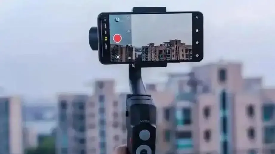 內地男直播軍機演練　為賺流量洩軍事機密