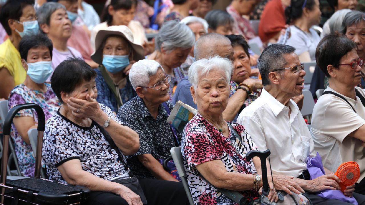 長者社區照顧券增至1.6萬張 試以公建民營模式建護理中心