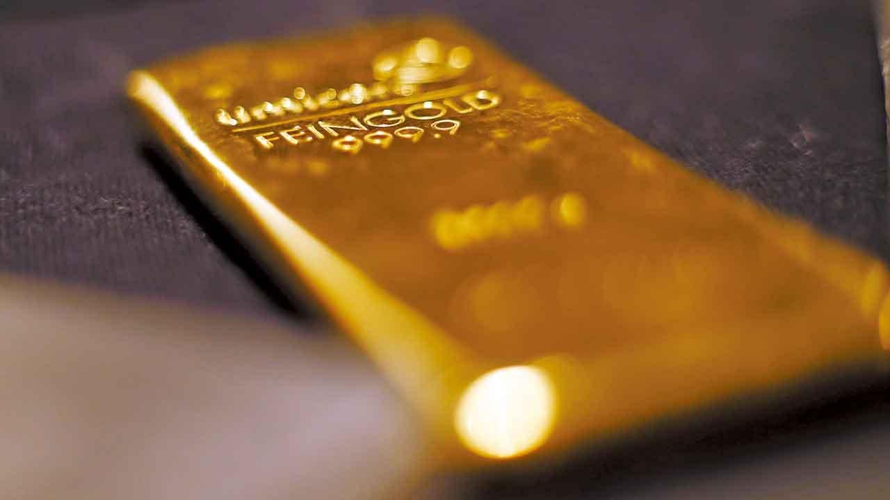 港每両飾金升破4萬元 !! 市民搶賣金套現