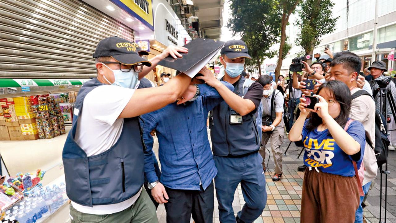 旅客買花旗參售價「斤變両」 27歲店員涉違商品說明條例被捕