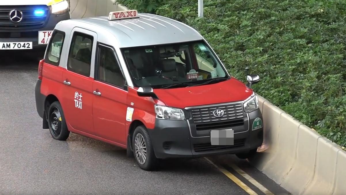 九龍灣發生致命交通意外。（now新聞截圖）