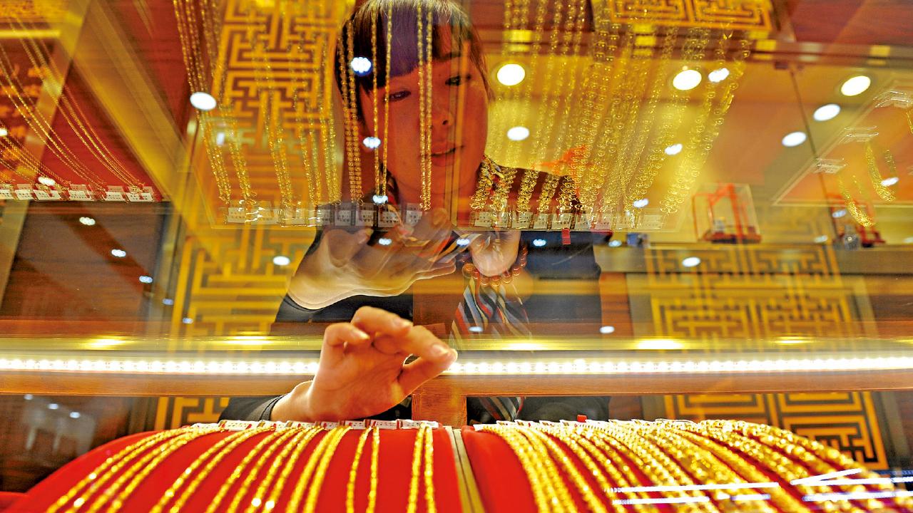 屢創新高！ 本港飾金價每両撲4萬