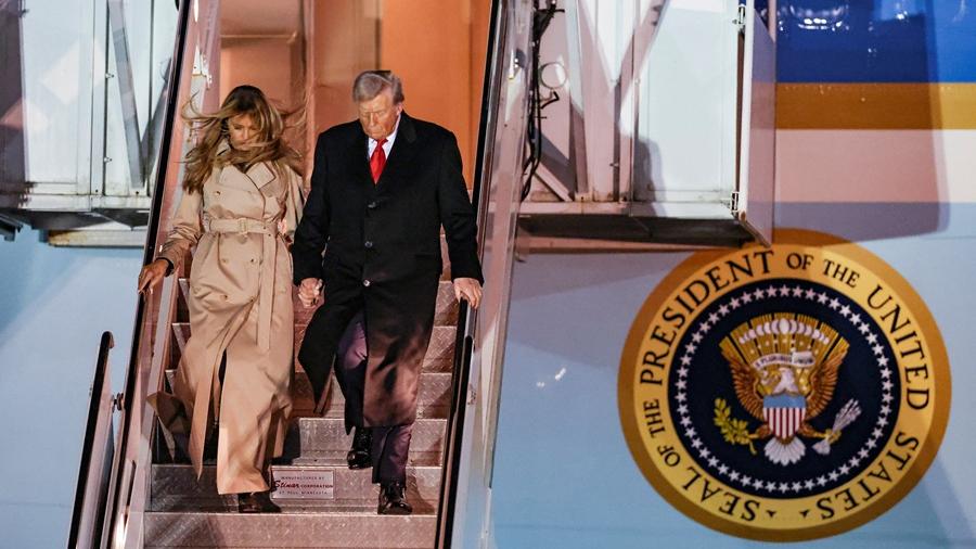 客機太過靠近特朗普專機 控制塔斥責機師「不要看iPad」