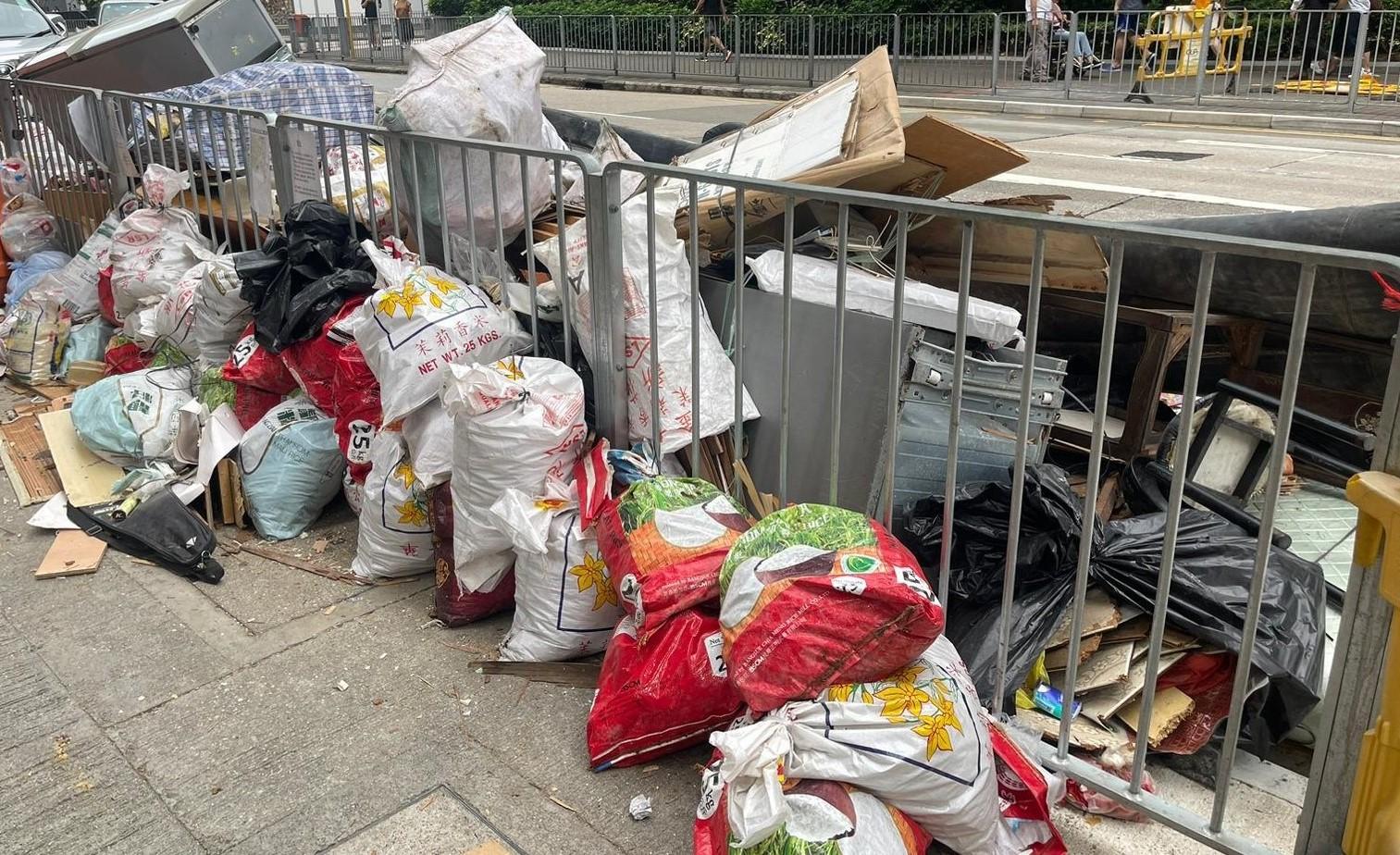 非法棄置建築廢物個案下降，申訴專員向環保署提出共15項改善建議。(政府新聞處)