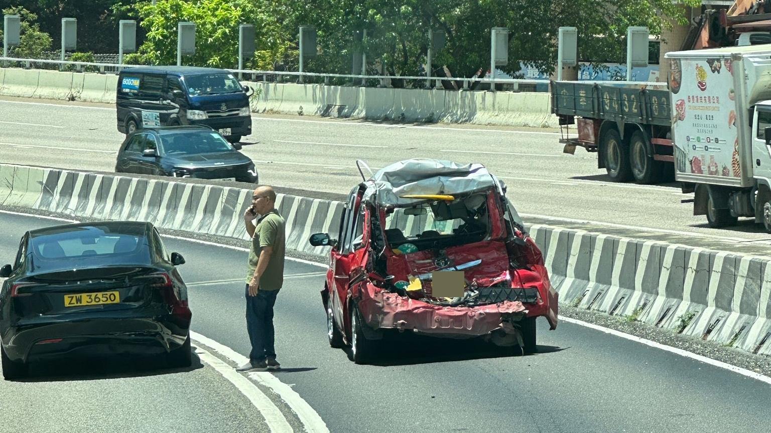 呈祥道發生「串燒」車禍。（fb「馬路的事討論區」圖片）