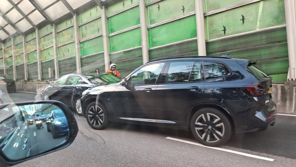 將軍澳道發生連環車禍。（fb「車cam L（香港群組）」圖片）