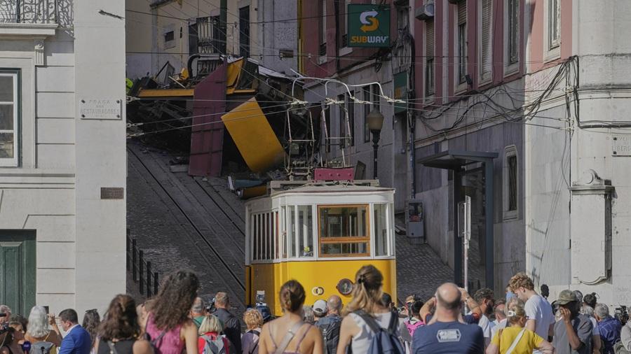 葡萄牙里斯本纜車出軌增至17死 傷者來自南韓德國等地