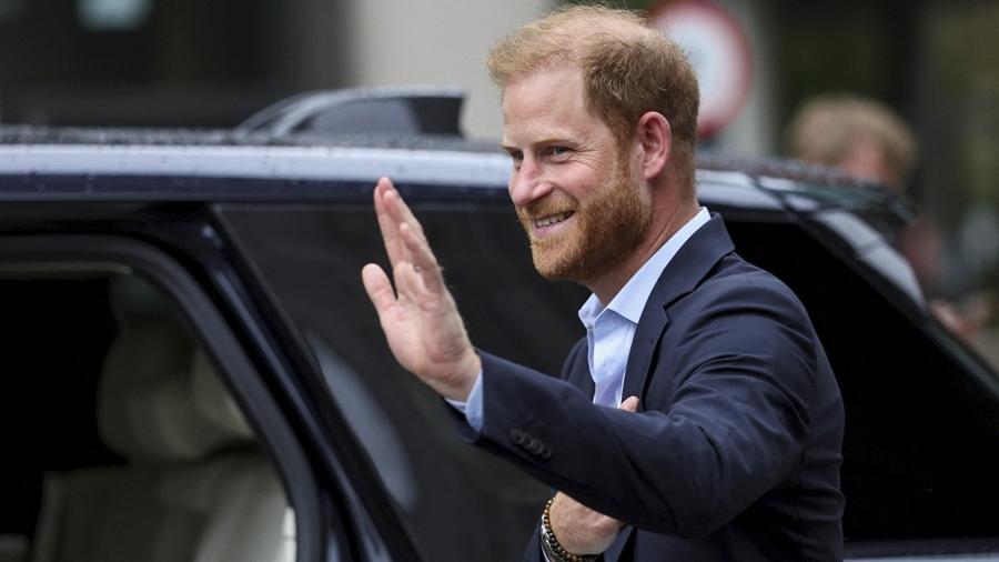 與英國王室和解？哈里王子與查理斯三世敘茶50分鐘　父子相隔19個月首見面