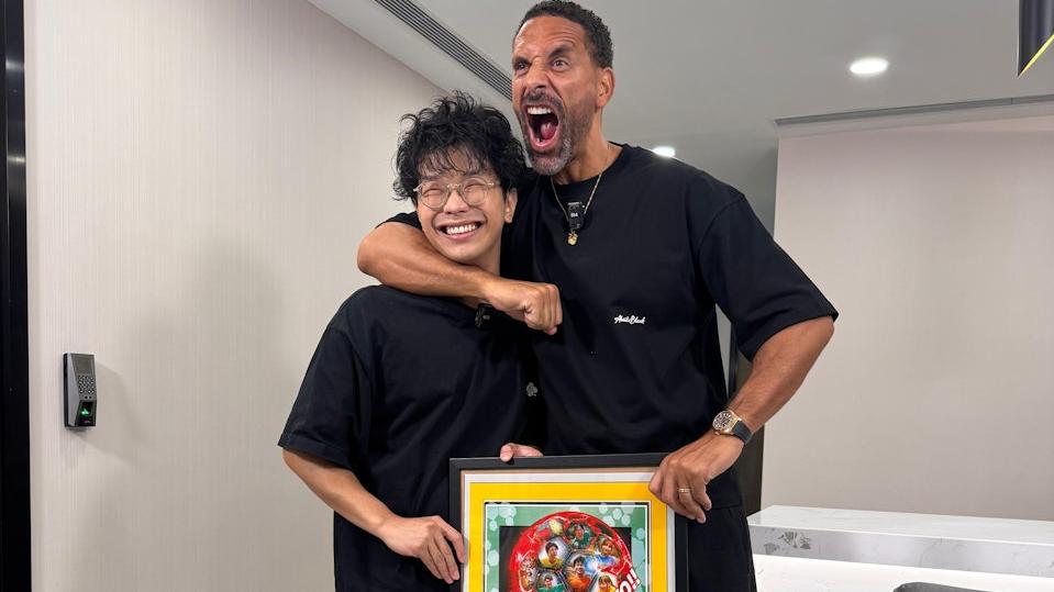 里奧費迪南來港宣傳 程人富重現李克勤送禮畫面