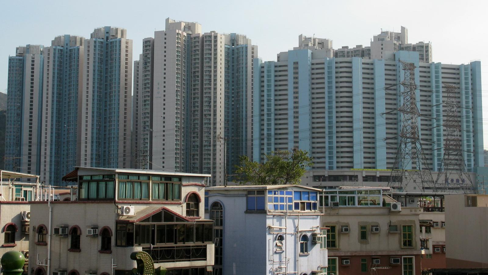 屯門86歲老婦疑拒絕交還佛珠，遭九旬婦持士巴拿襲擊