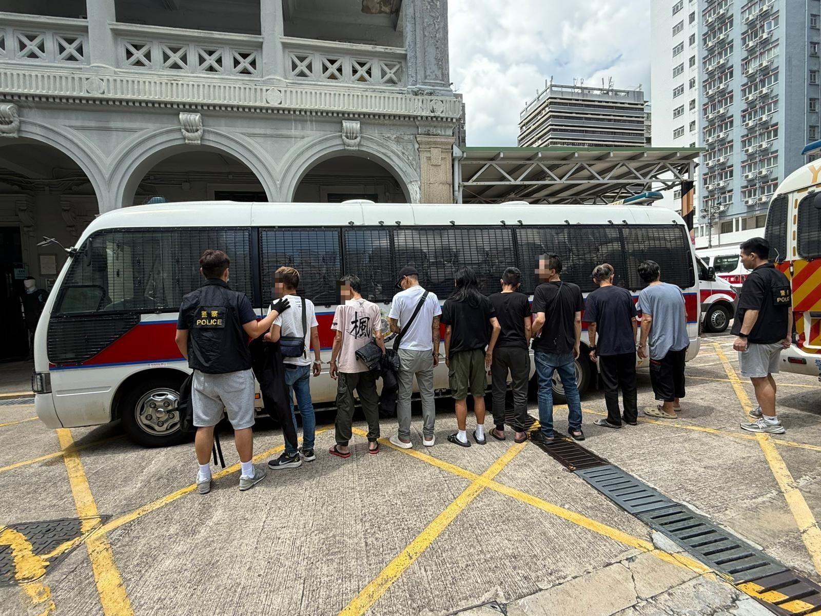 警旺角搗毒窟檢萬元毒品，9男被捕包括兩名通緝犯。(警方圖片)