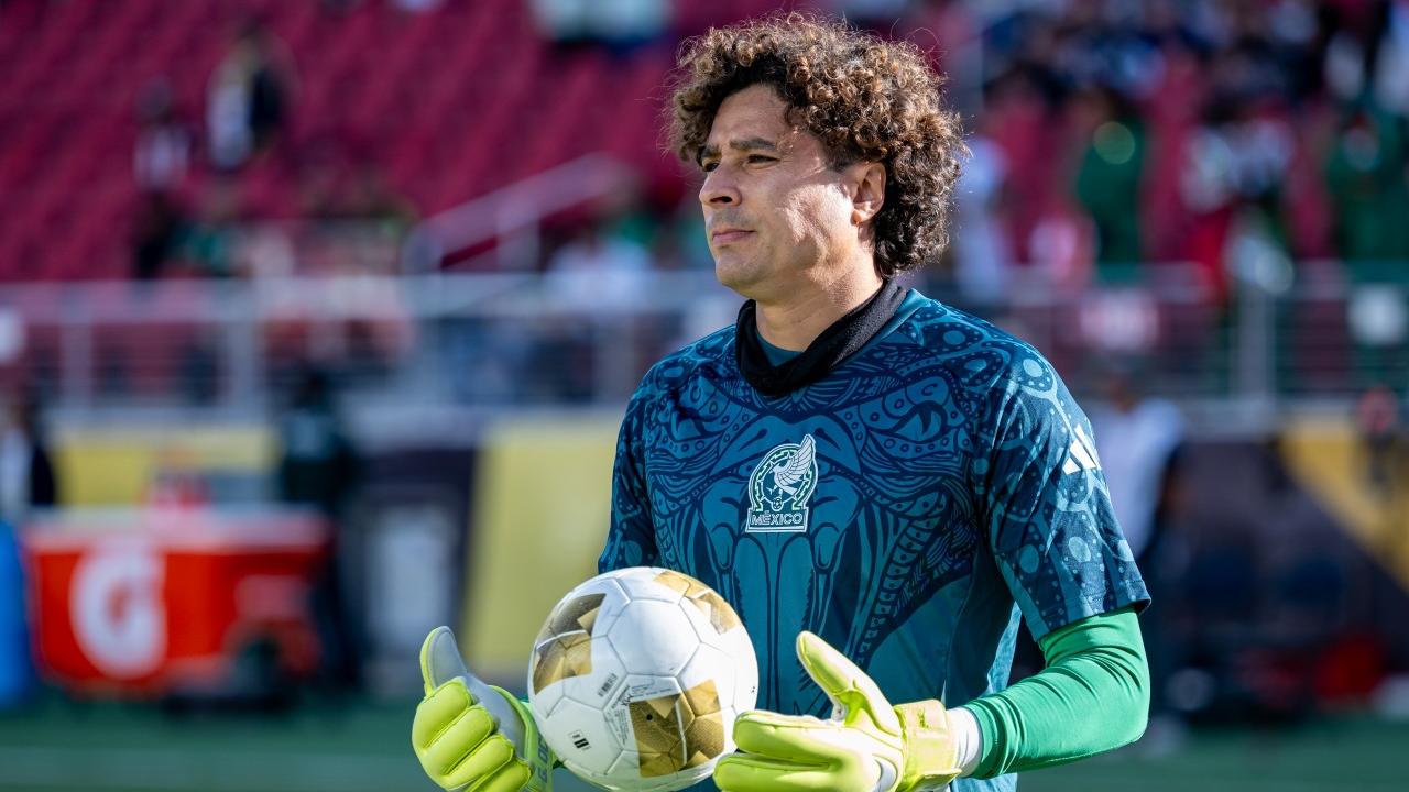 「墨西哥吳鎮宇」奧祖亞（Guillermo Ochoa）扮買咖啡拒聽電話　逃避西乙球會簽約仍屬自由身