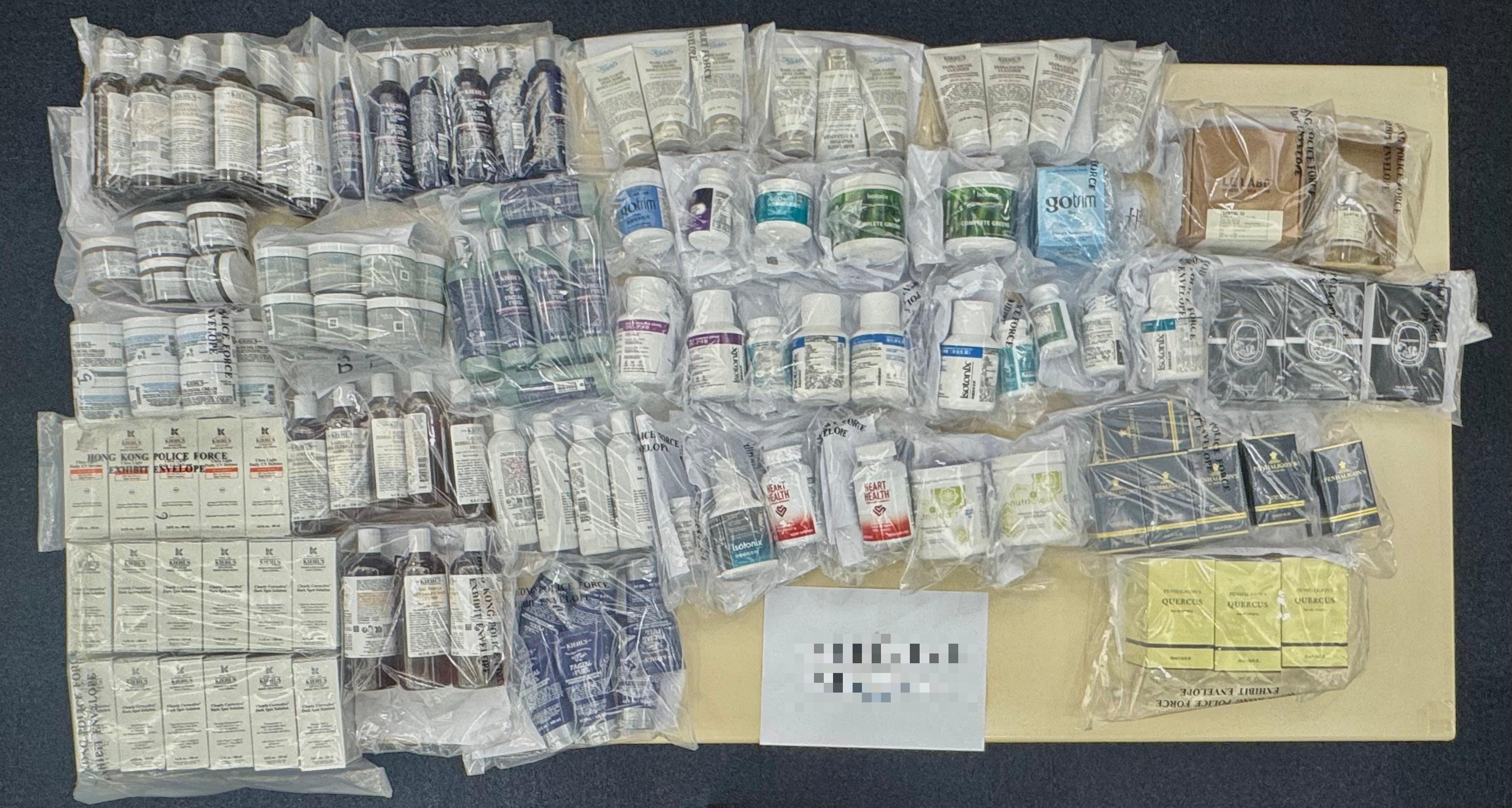 盜朋友同事信用卡網購10.3萬元件貨，31歲男被捕。(警方圖片)