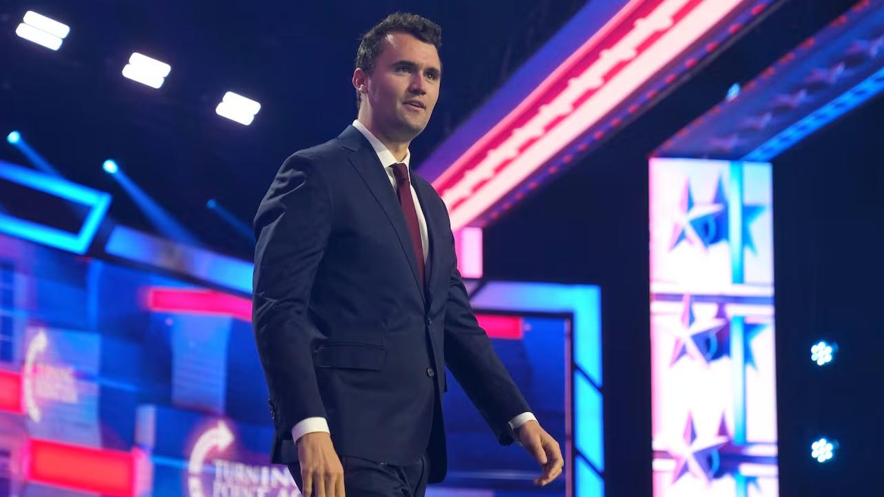 美國知名保守派活躍分子、總統特朗普盟友柯克(Charlie Kirk)遭刺身亡，震驚全國。(資料圖片)