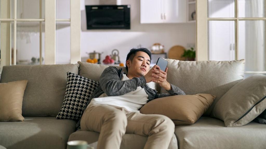 雖然爆谷腦不是正式的診斷，但在現今已經愈來愈普遍。大腦習慣了持續不斷地接收資訊，讓人們更難移開視線、放下各種電子裝置，也無法做到放慢思考速度和完全不上網。