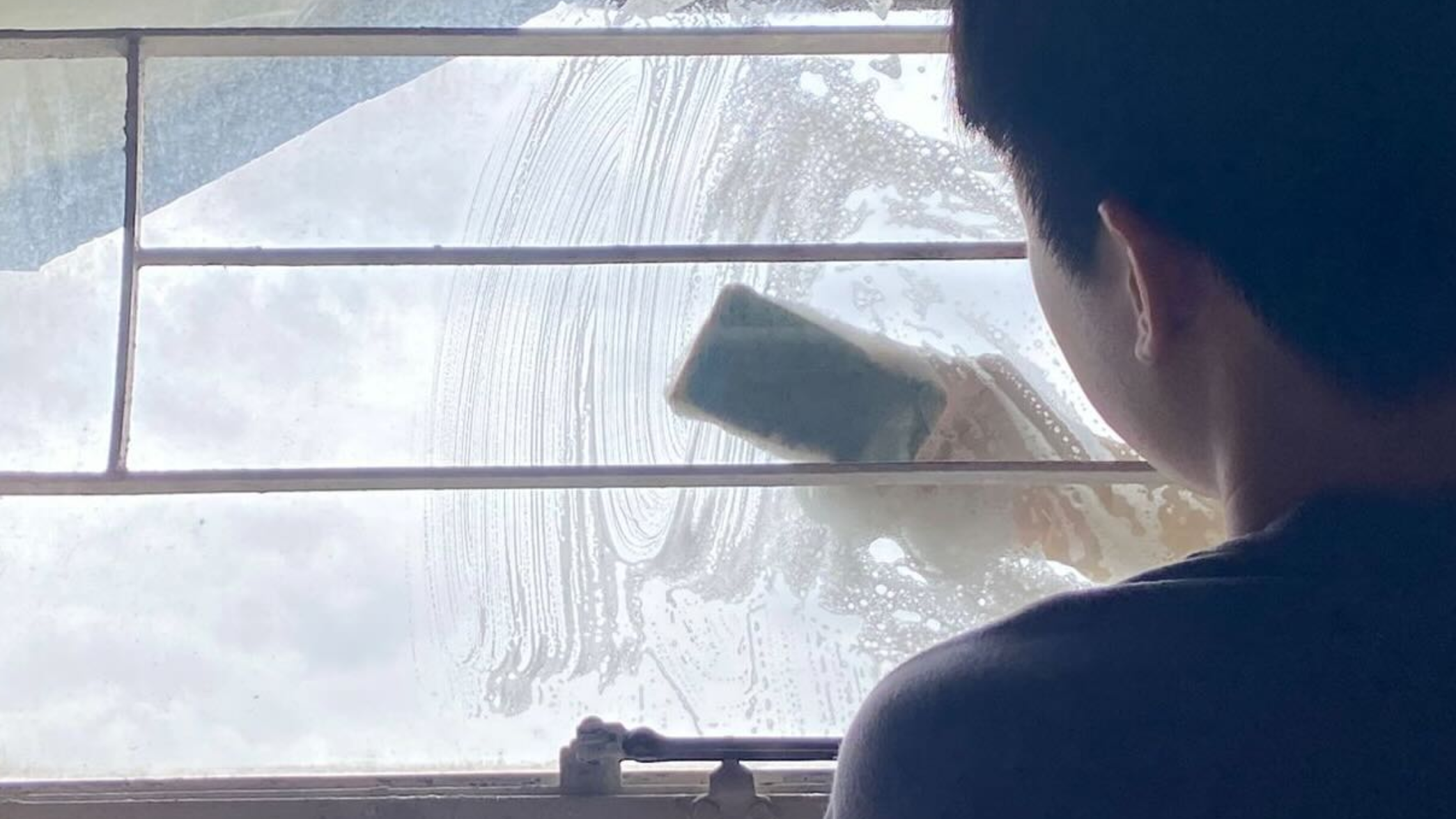 港媽「超前部署」，「利用」颱風樺加沙做家務。(Threads圖片)