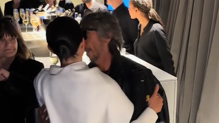 梅根巴黎時裝周出醜 鍚面打招呼變「頂頭槌遭」英網民瘋狂嘲笑(有片)